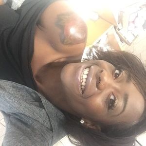 Meet your Posher, Carin